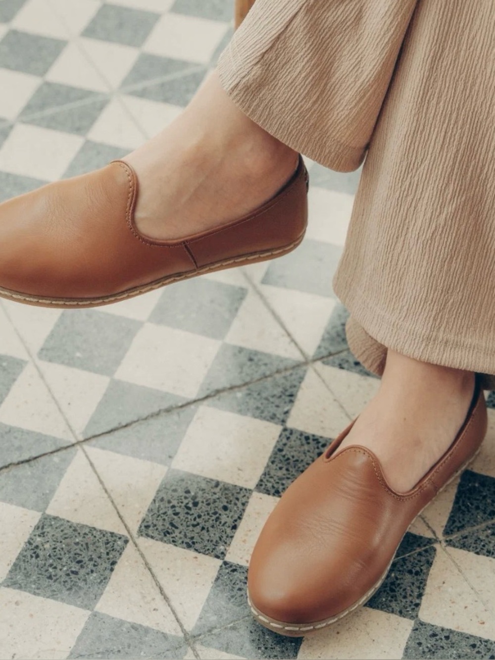 Charix, Women’s 39.5/ US 9, Camel Slip Ons, Leather